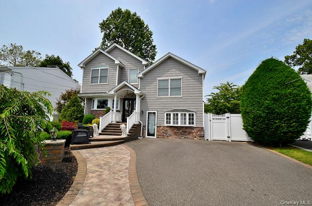 70 Westgate Road, Massapequa Park, NY 11762