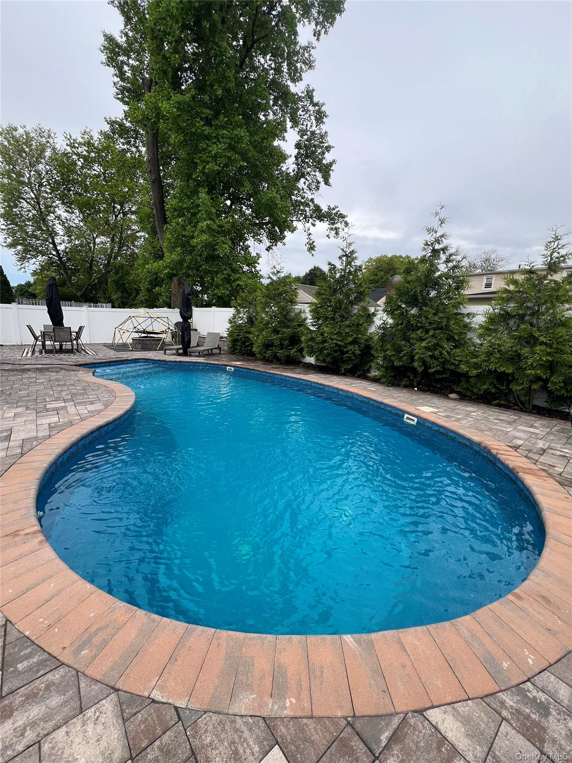 70 Westgate Road, Massapequa Park, NY 11762