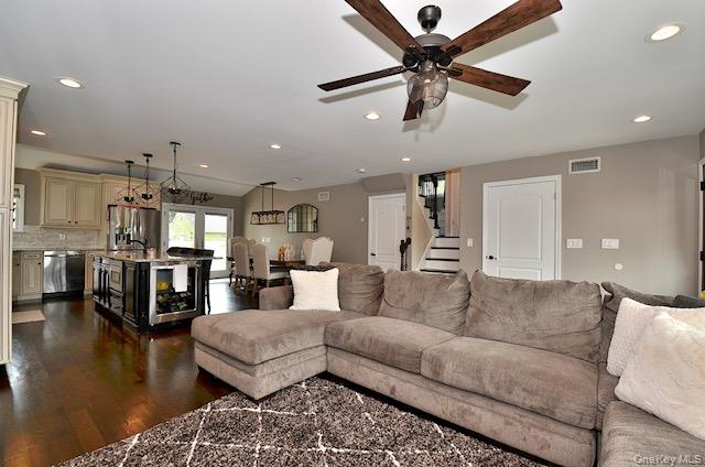 70 Westgate Road, Massapequa Park, NY 11762