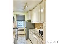 411 E 53rd Street # 8L, New York (Manhattan), NY 10022