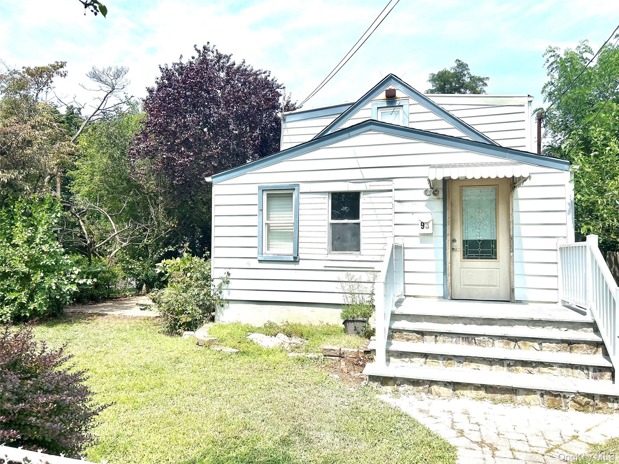 93 Woodside Avenue, Freeport, NY 11520
