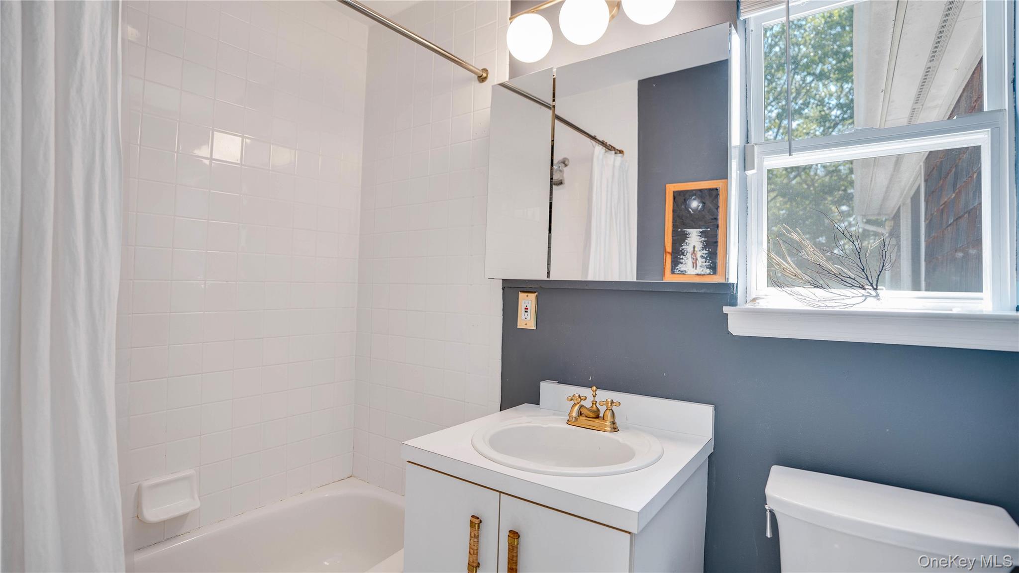 9 Rosebud Lane, East Quogue, NY 11959