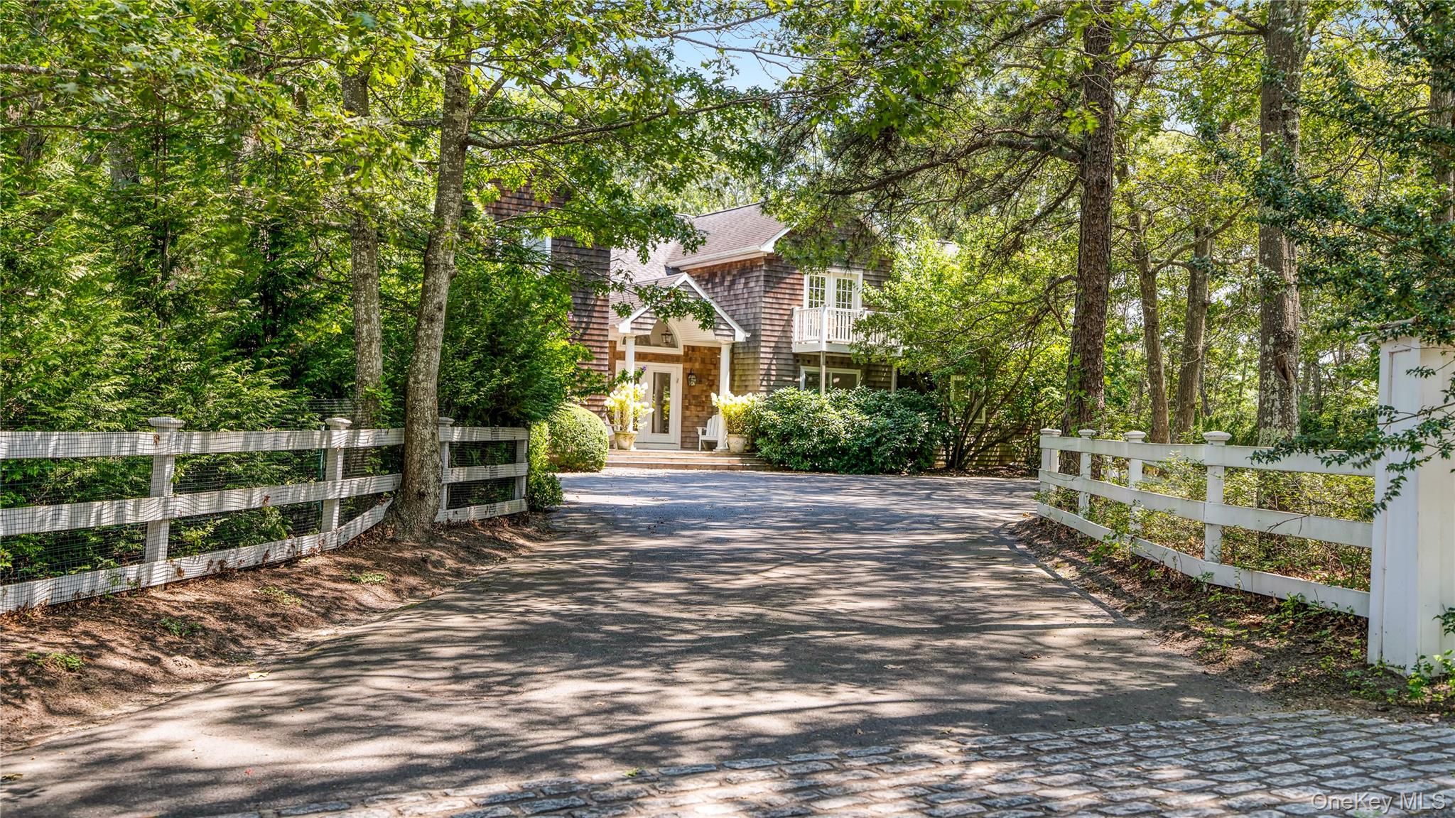 9 Rosebud Lane, East Quogue, NY 11959