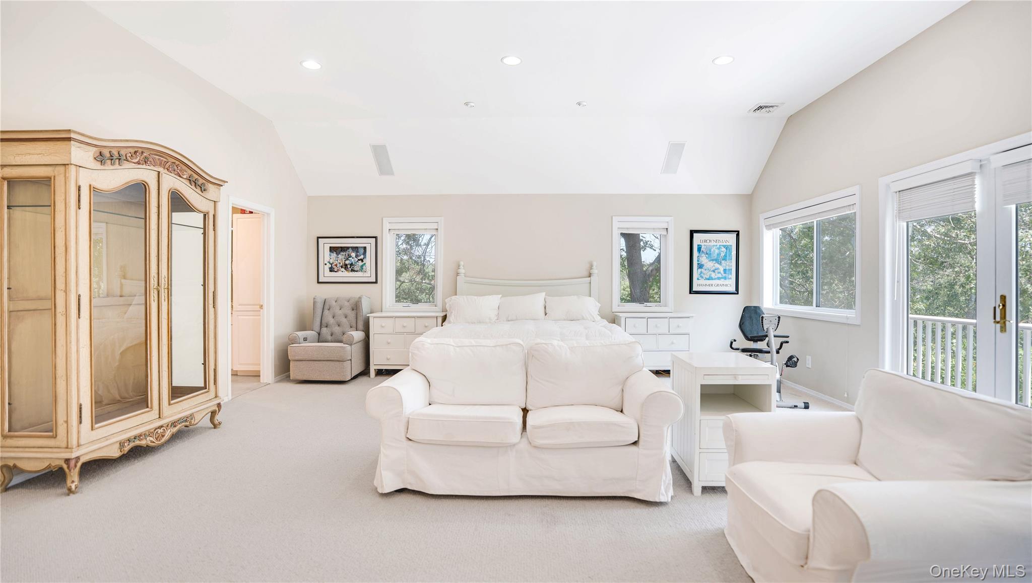 9 Rosebud Lane, East Quogue, NY 11959