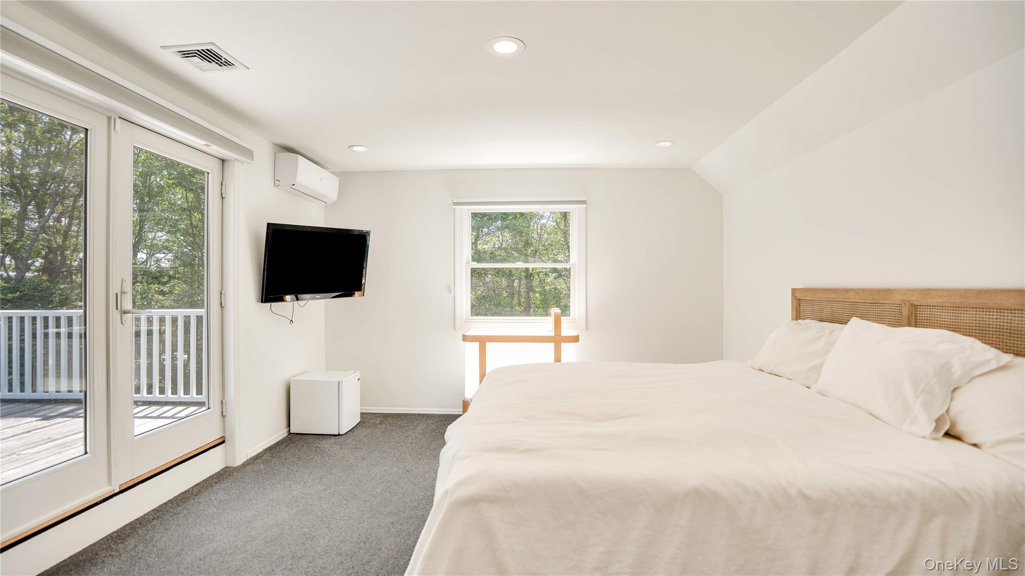 9 Rosebud Lane, East Quogue, NY 11959