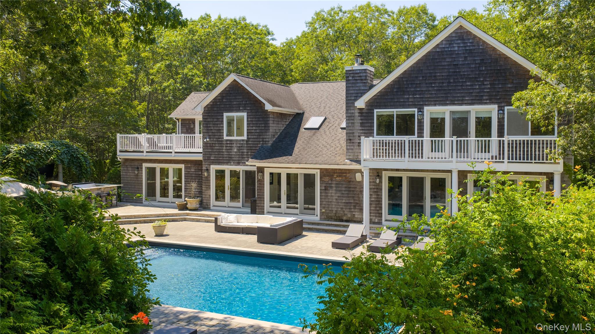 9 Rosebud Lane, East Quogue, NY 11959