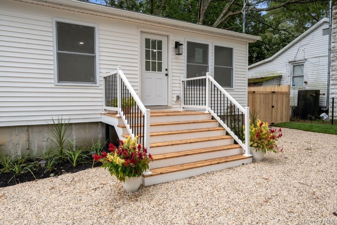 72 Oak Avenue, Riverhead, NY 11901