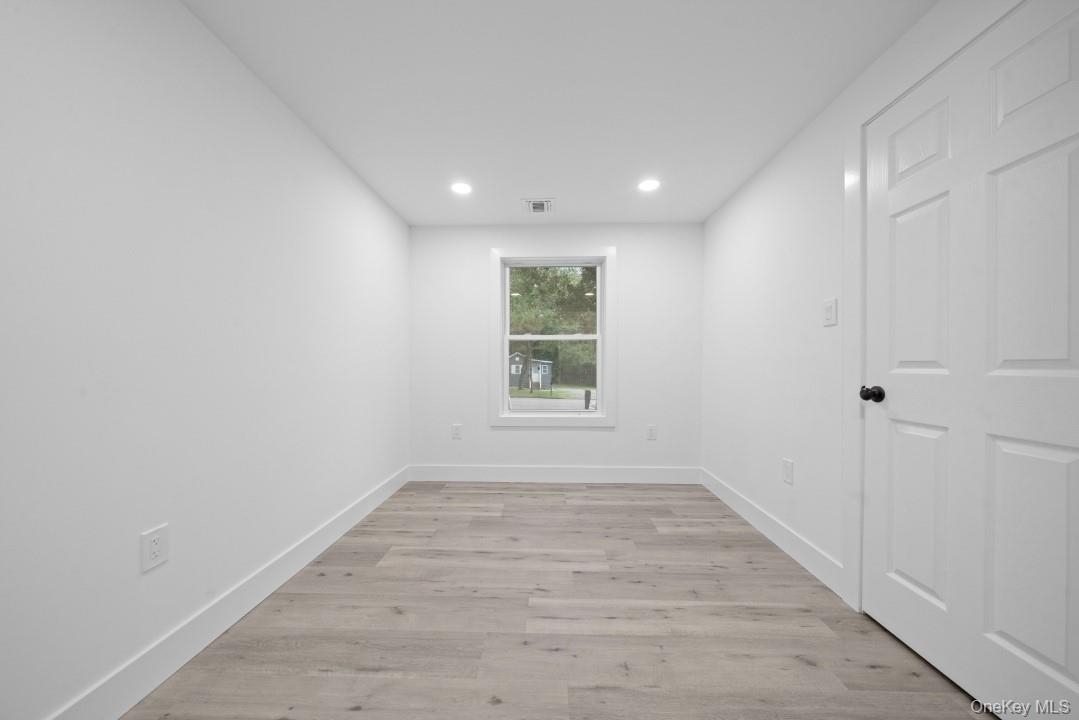 72 Oak Avenue, Riverhead, NY 11901