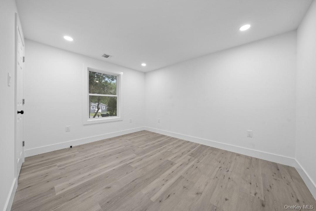 72 Oak Avenue, Riverhead, NY 11901