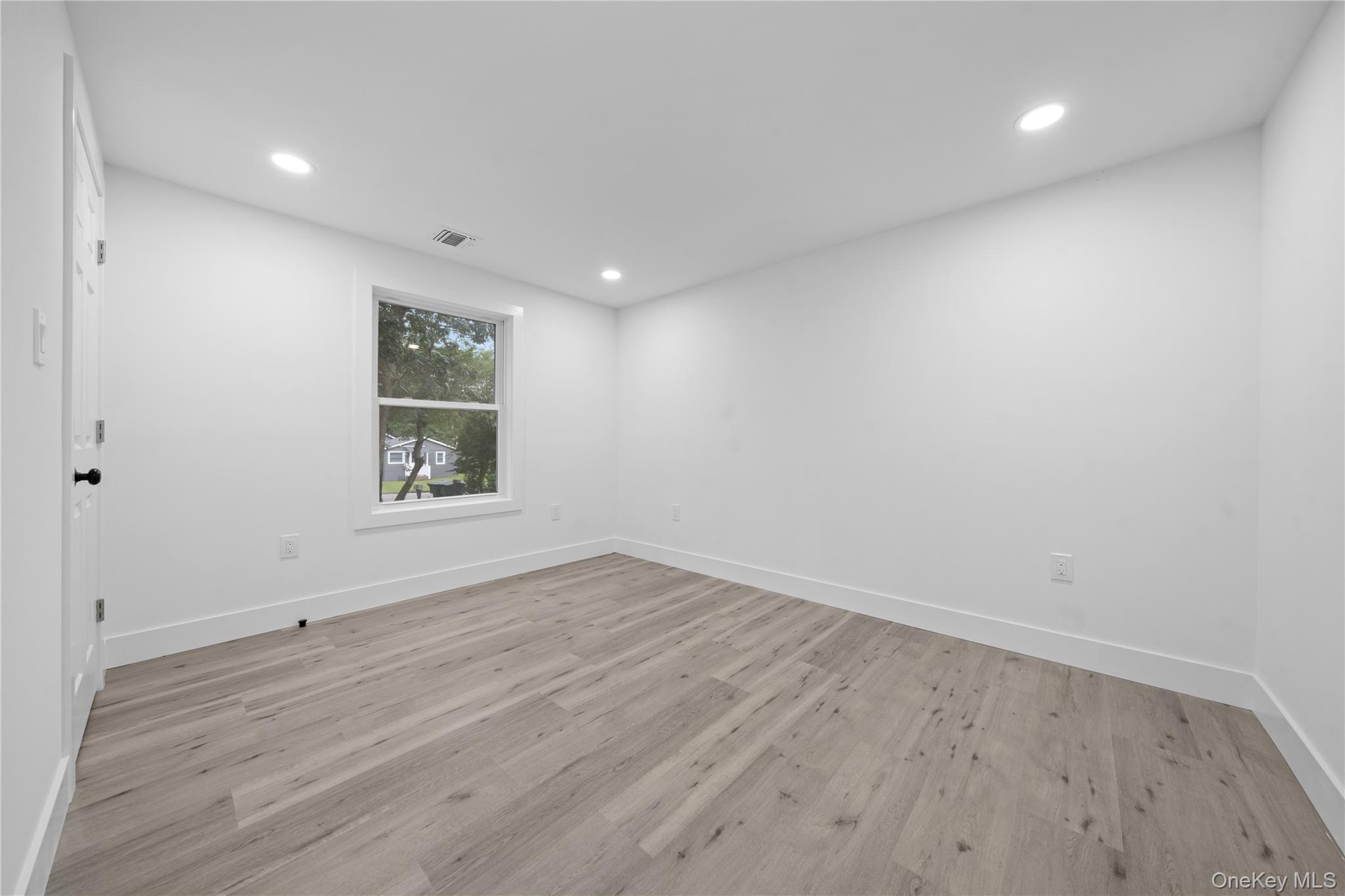 72 Oak Avenue, Riverhead, NY 11901