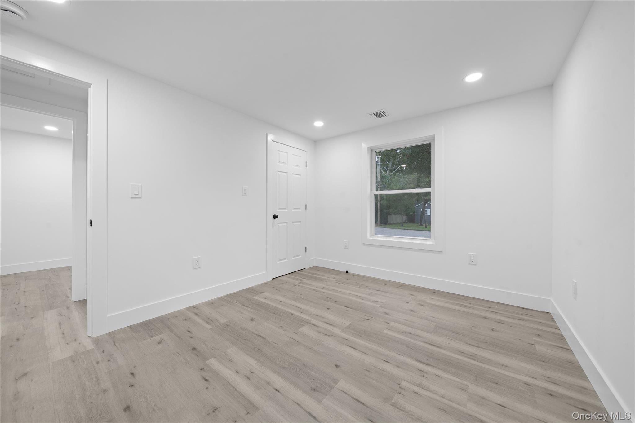 72 Oak Avenue, Riverhead, NY 11901