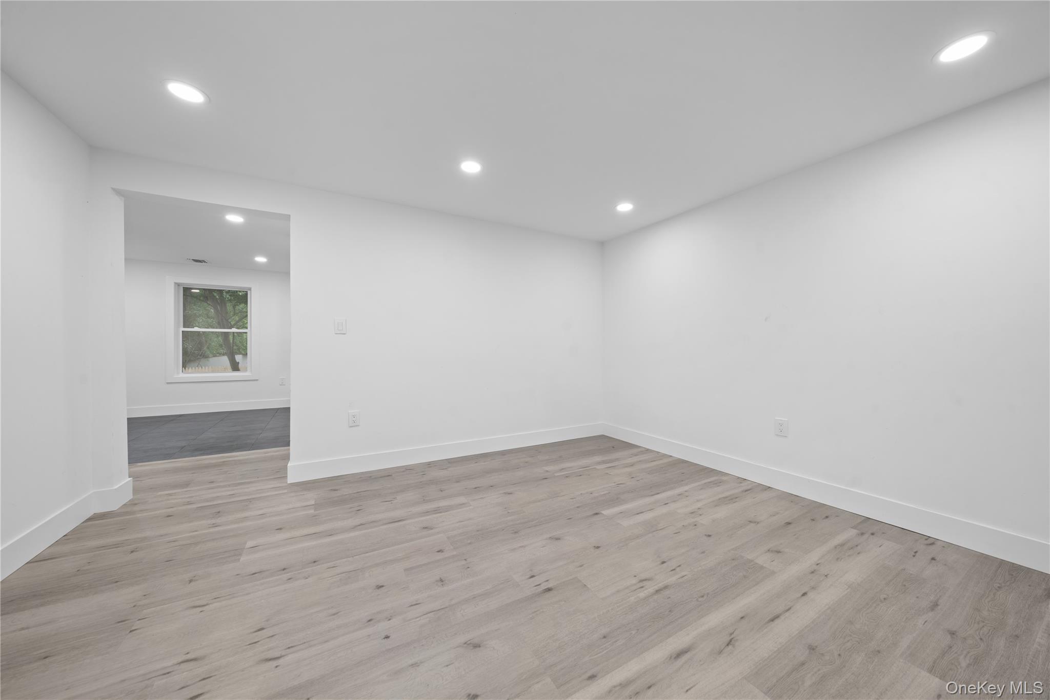 72 Oak Avenue, Riverhead, NY 11901