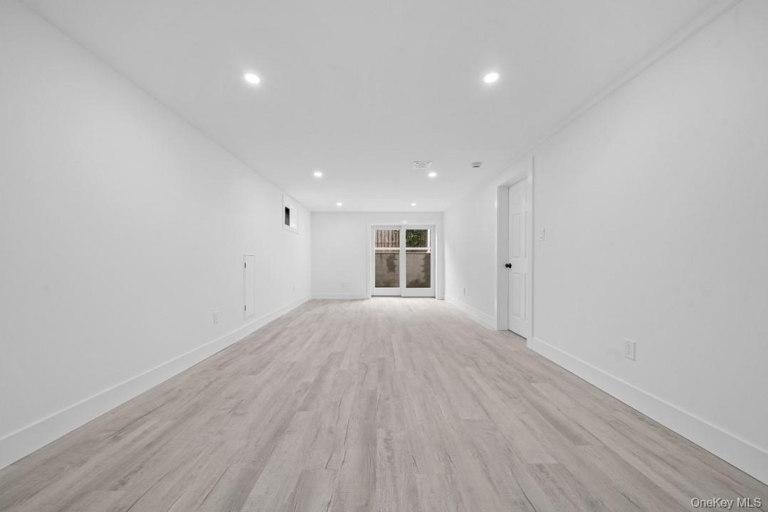 72 Oak Avenue, Riverhead, NY 11901