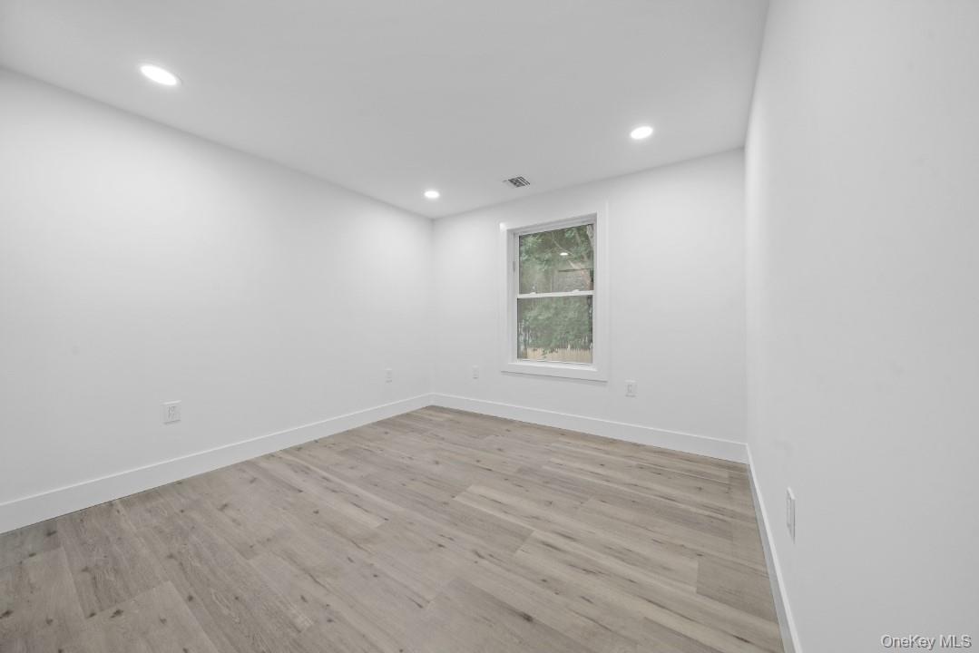 72 Oak Avenue, Riverhead, NY 11901