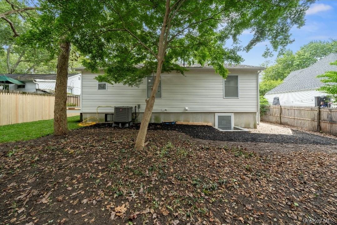 72 Oak Avenue, Riverhead, NY 11901