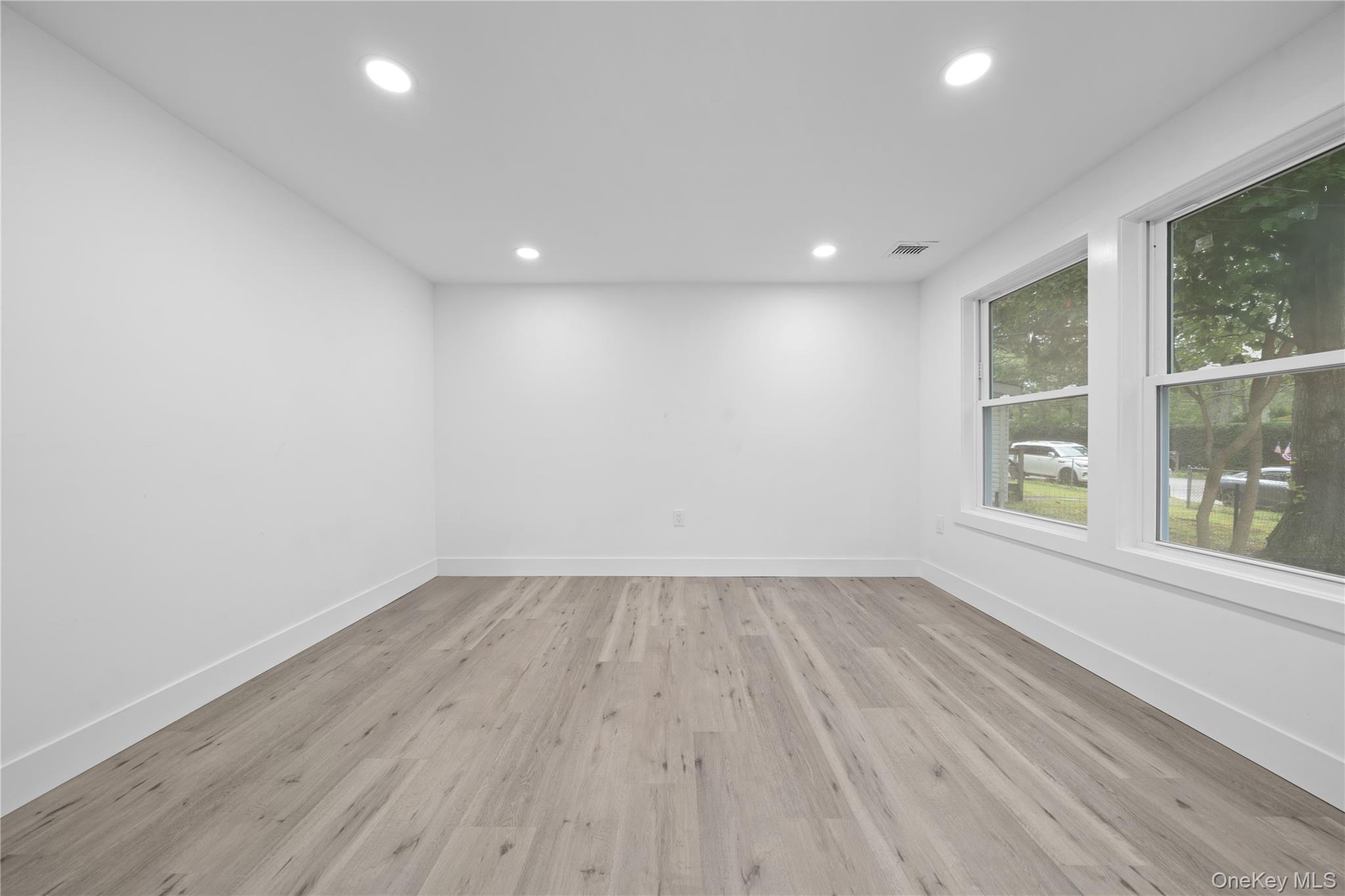 72 Oak Avenue, Riverhead, NY 11901