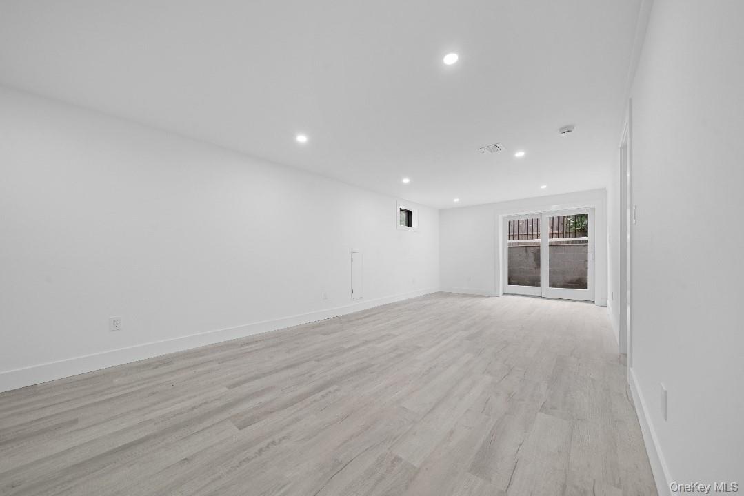 72 Oak Avenue, Riverhead, NY 11901