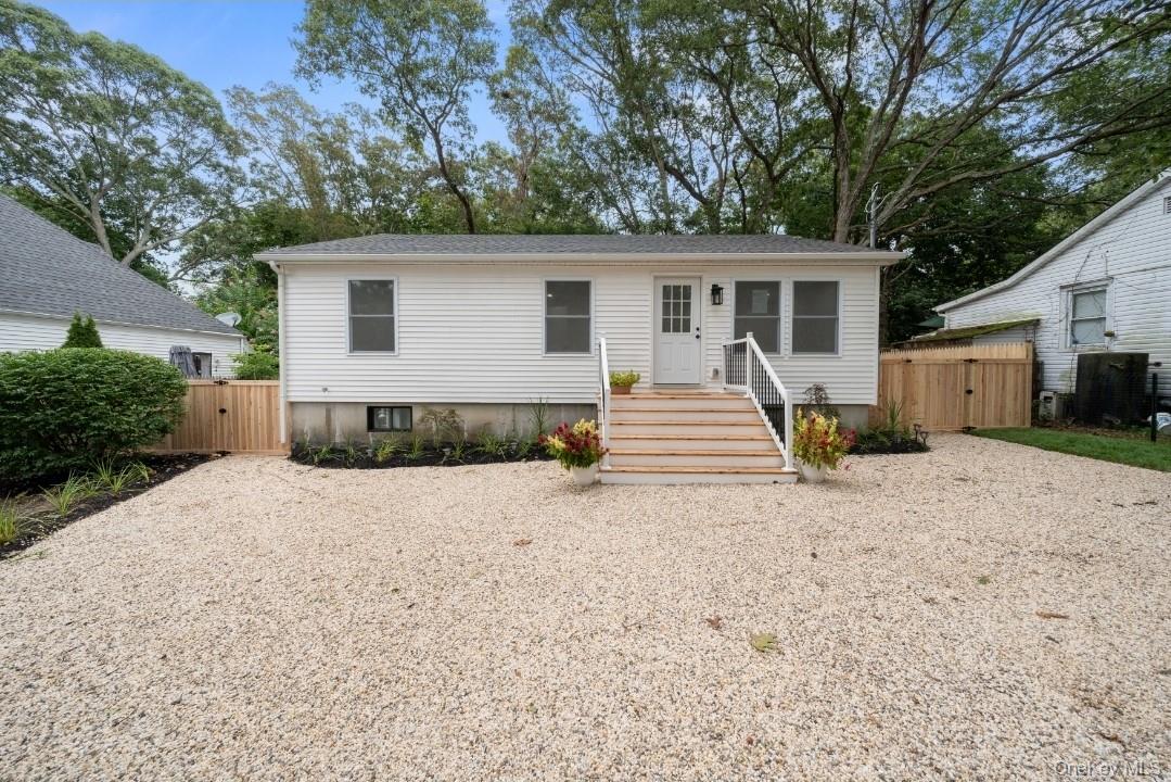 72 Oak Avenue, Riverhead, NY 11901