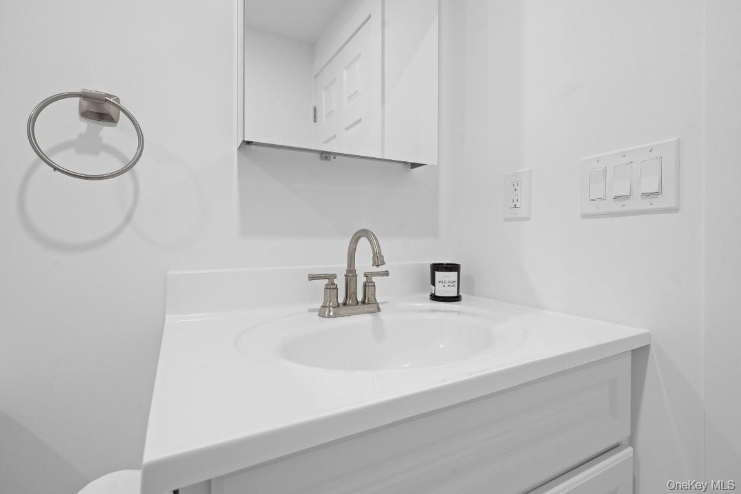 72 Oak Avenue, Riverhead, NY 11901