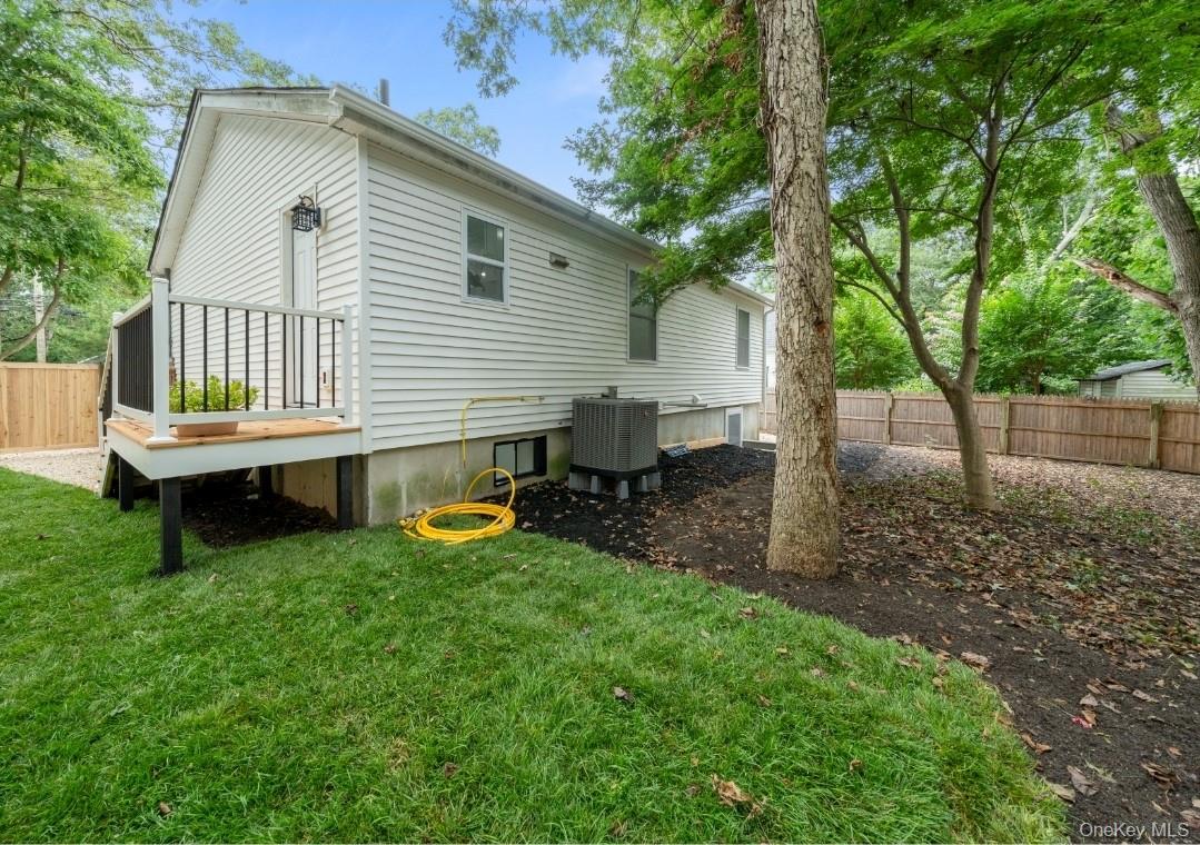 72 Oak Avenue, Riverhead, NY 11901