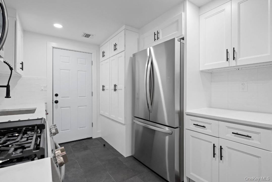 72 Oak Avenue, Riverhead, NY 11901