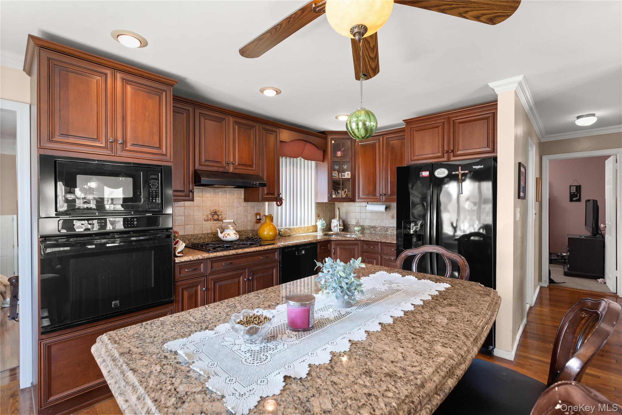 66 Inlet Drive, Lindenhurst, NY 11757