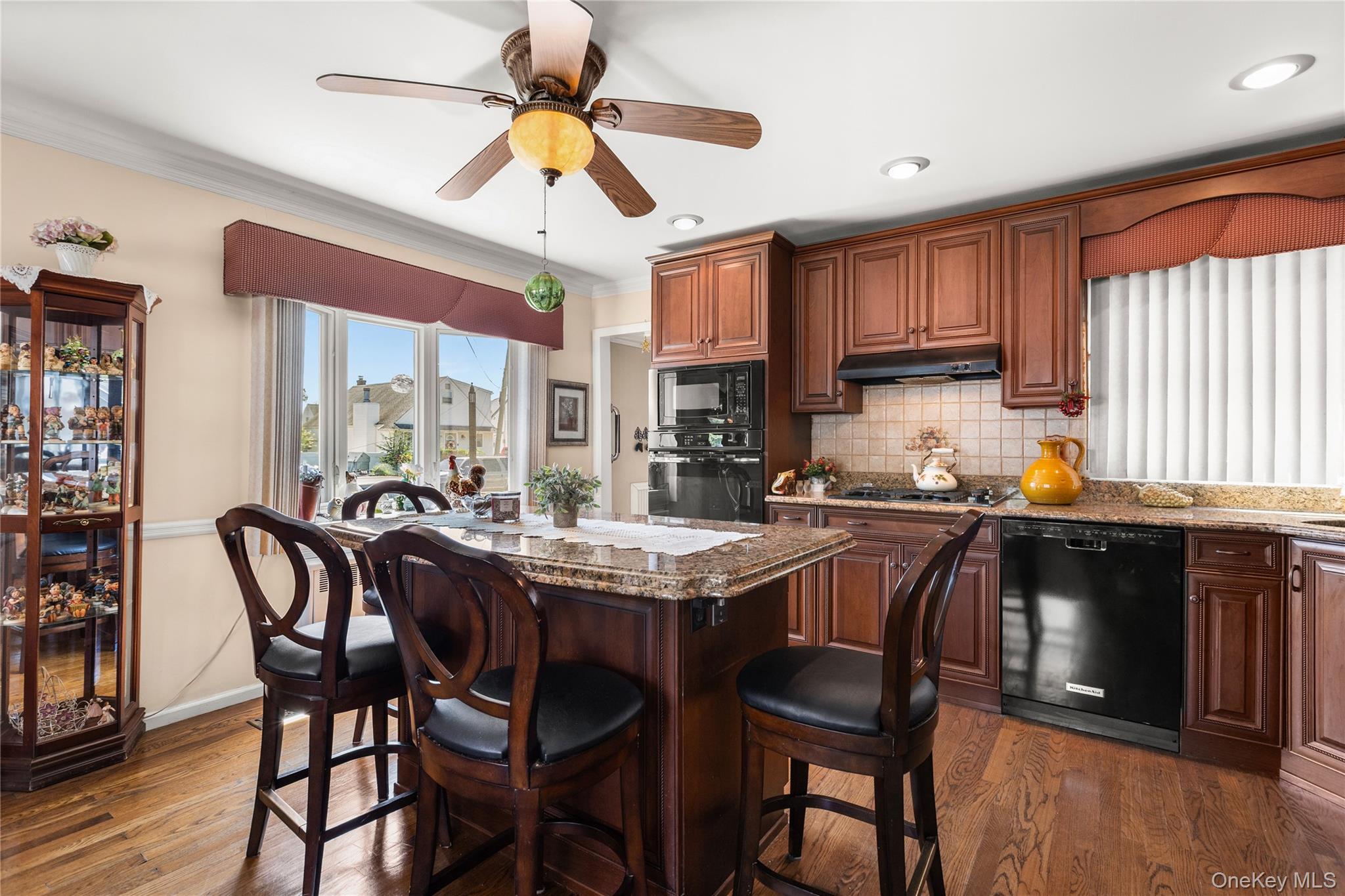 66 Inlet Drive, Lindenhurst, NY 11757