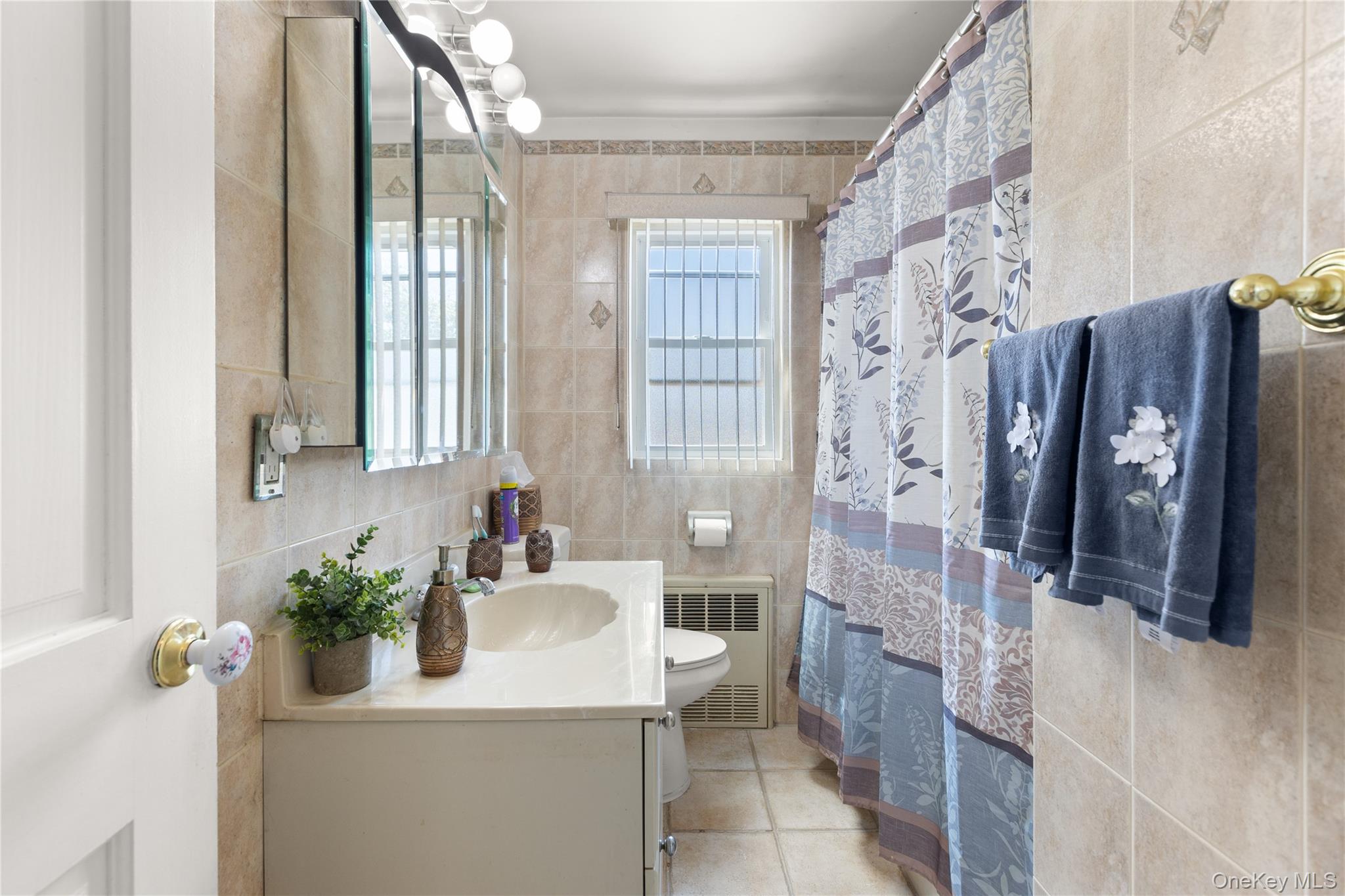 66 Inlet Drive, Lindenhurst, NY 11757