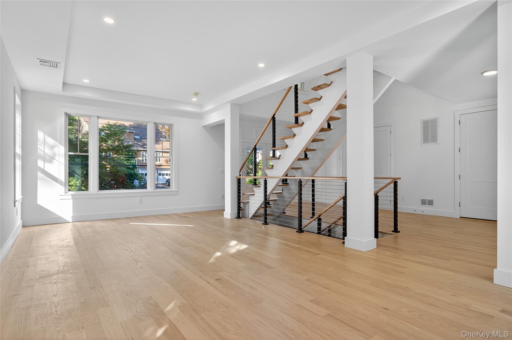 5 Pepperday Avenue, Port Washington, NY 11050