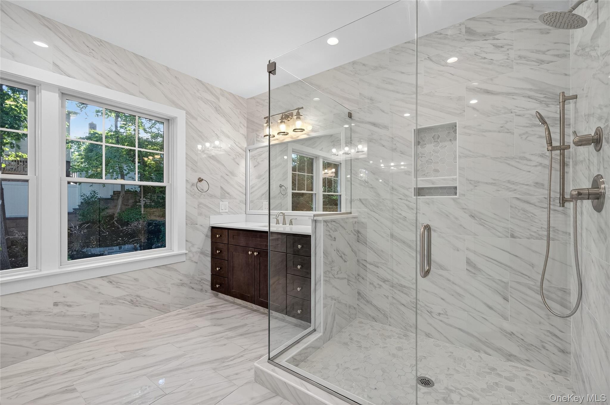 5 Pepperday Avenue, Port Washington, NY 11050