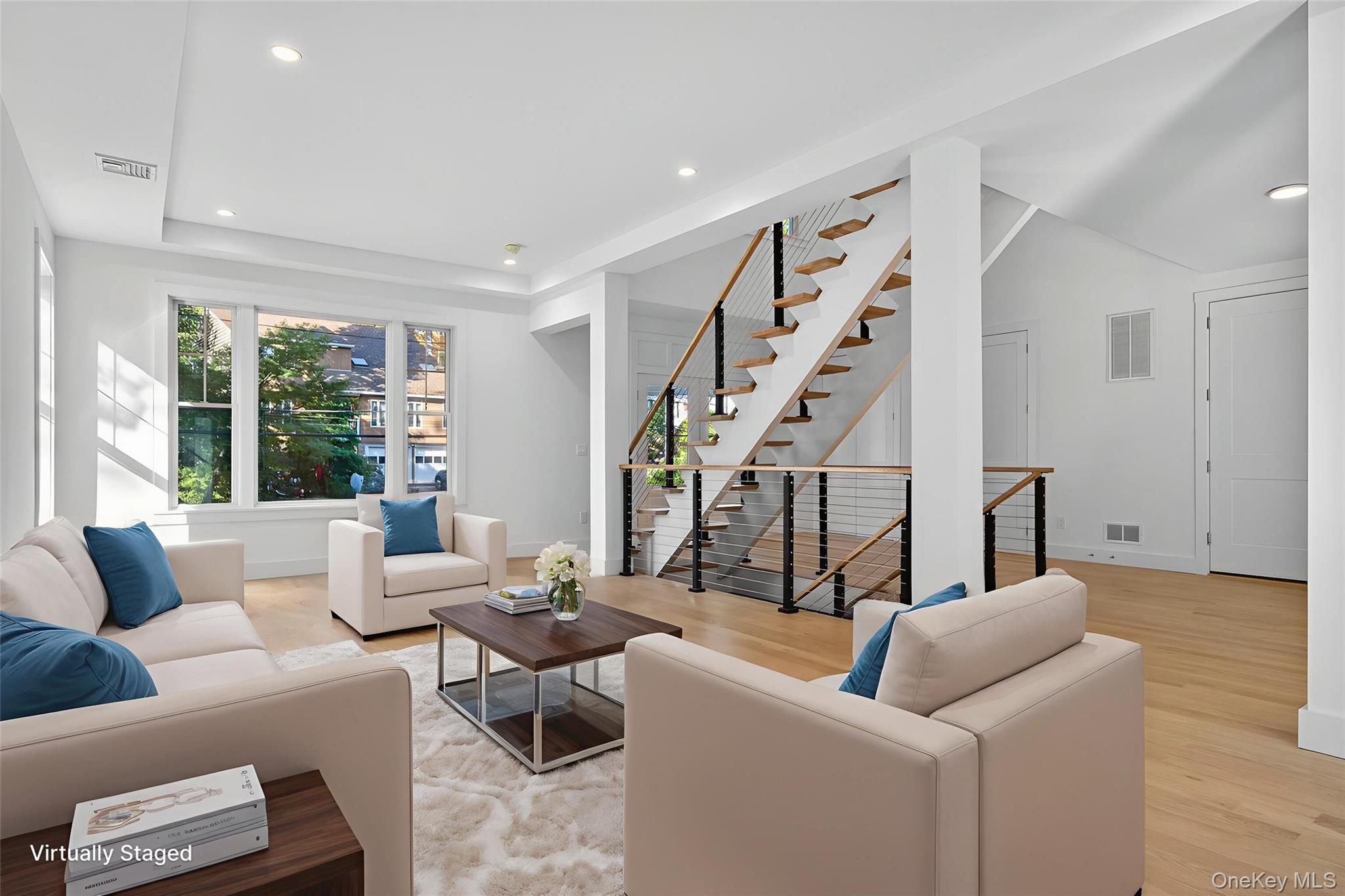 5 Pepperday Avenue, Port Washington, NY 11050