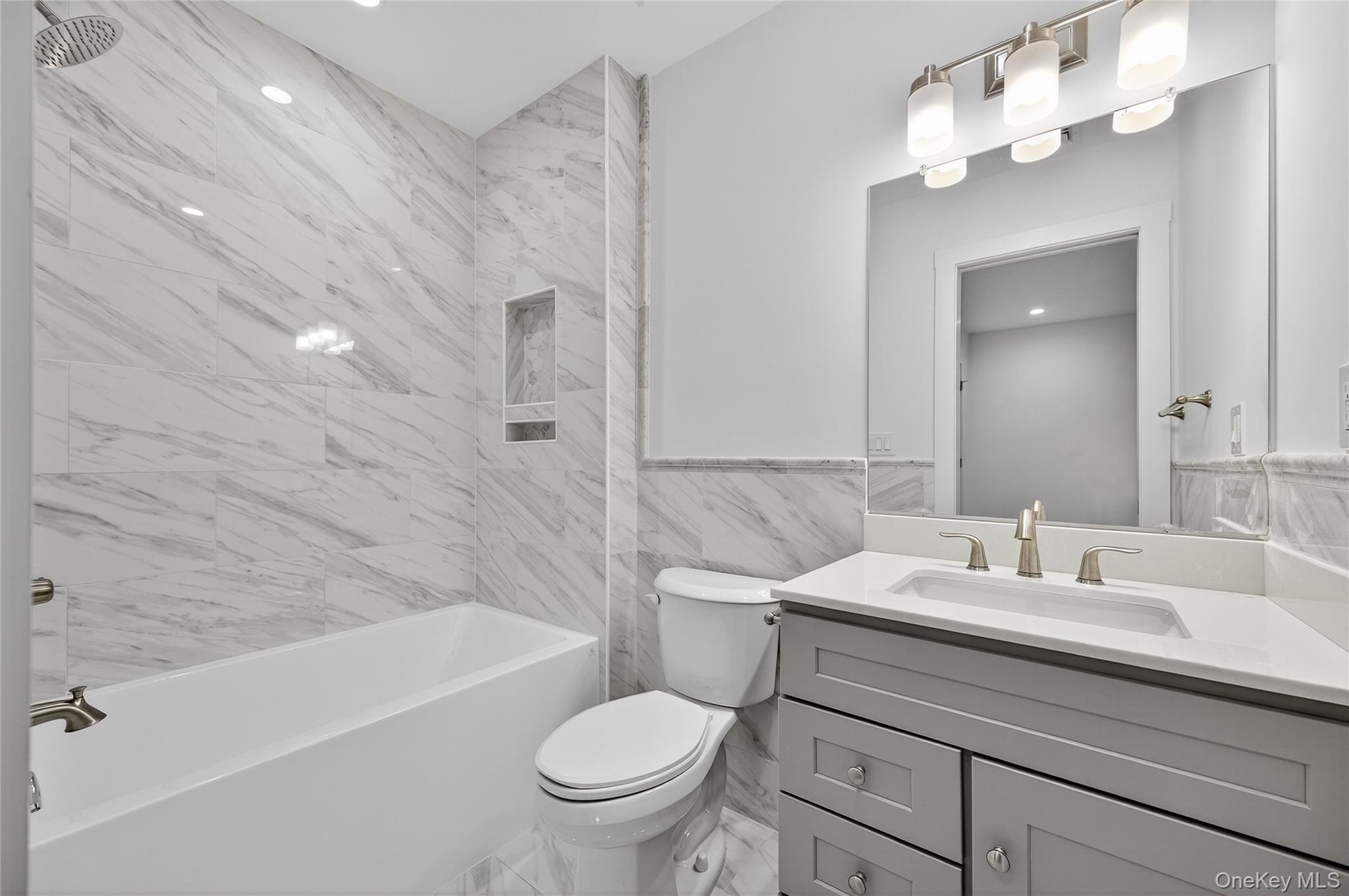 5 Pepperday Avenue, Port Washington, NY 11050