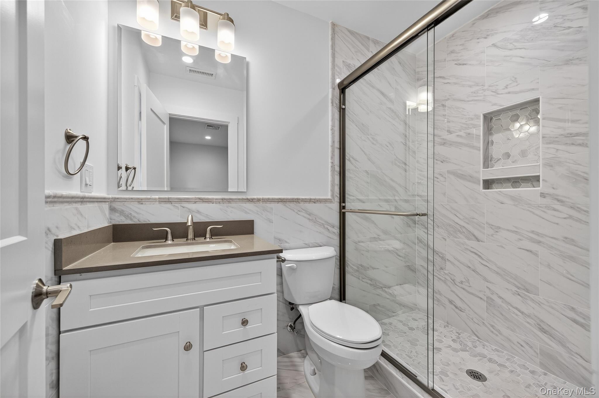 5 Pepperday Avenue, Port Washington, NY 11050