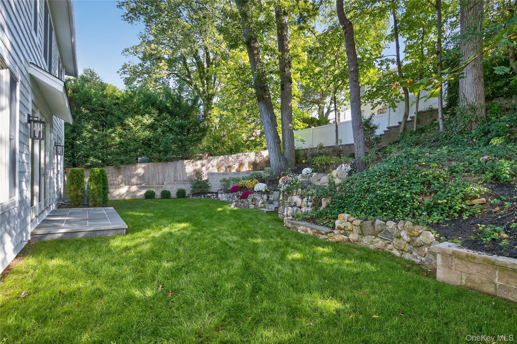 5 Pepperday Avenue, Port Washington, NY 11050