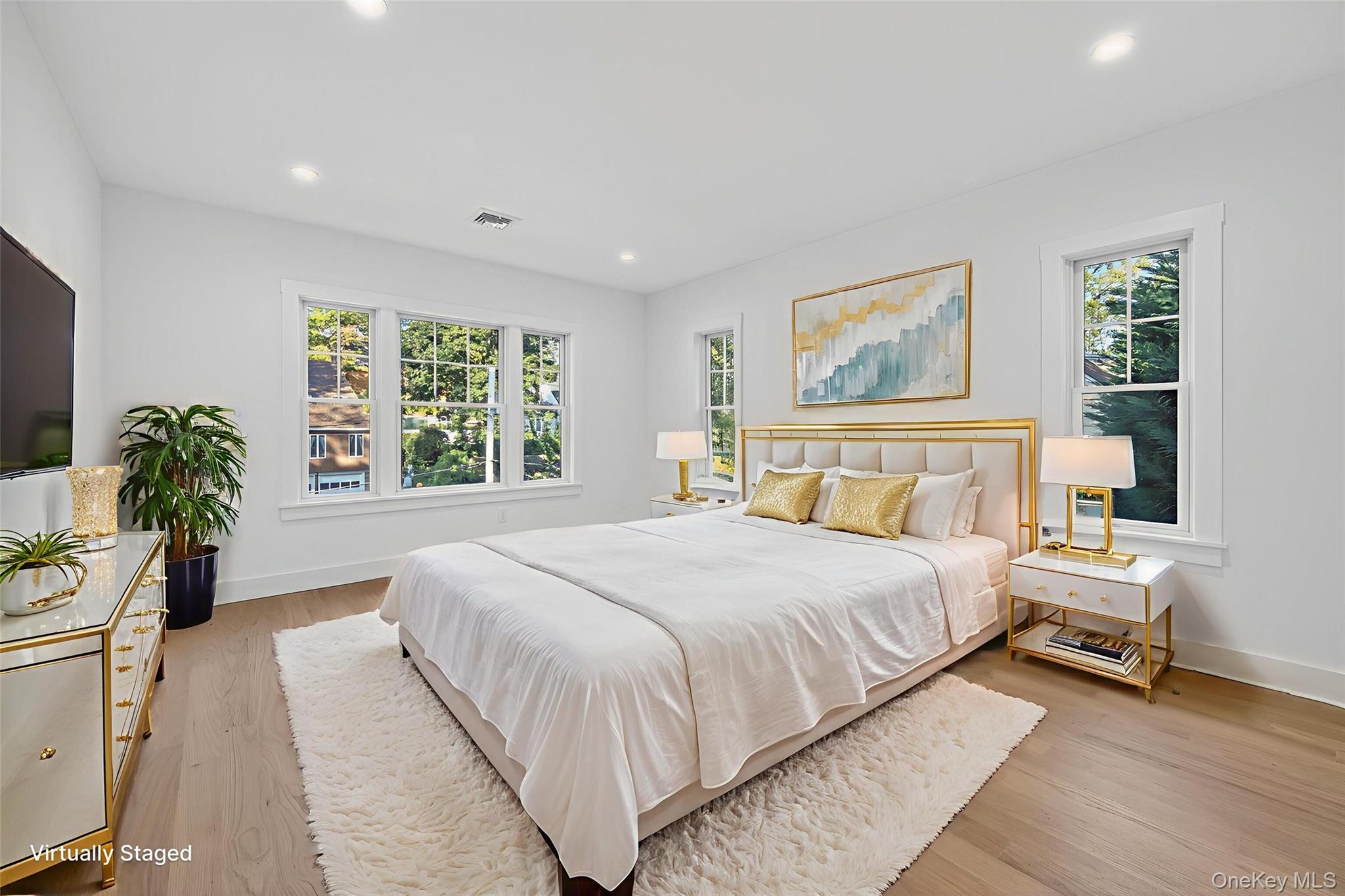 5 Pepperday Avenue, Port Washington, NY 11050