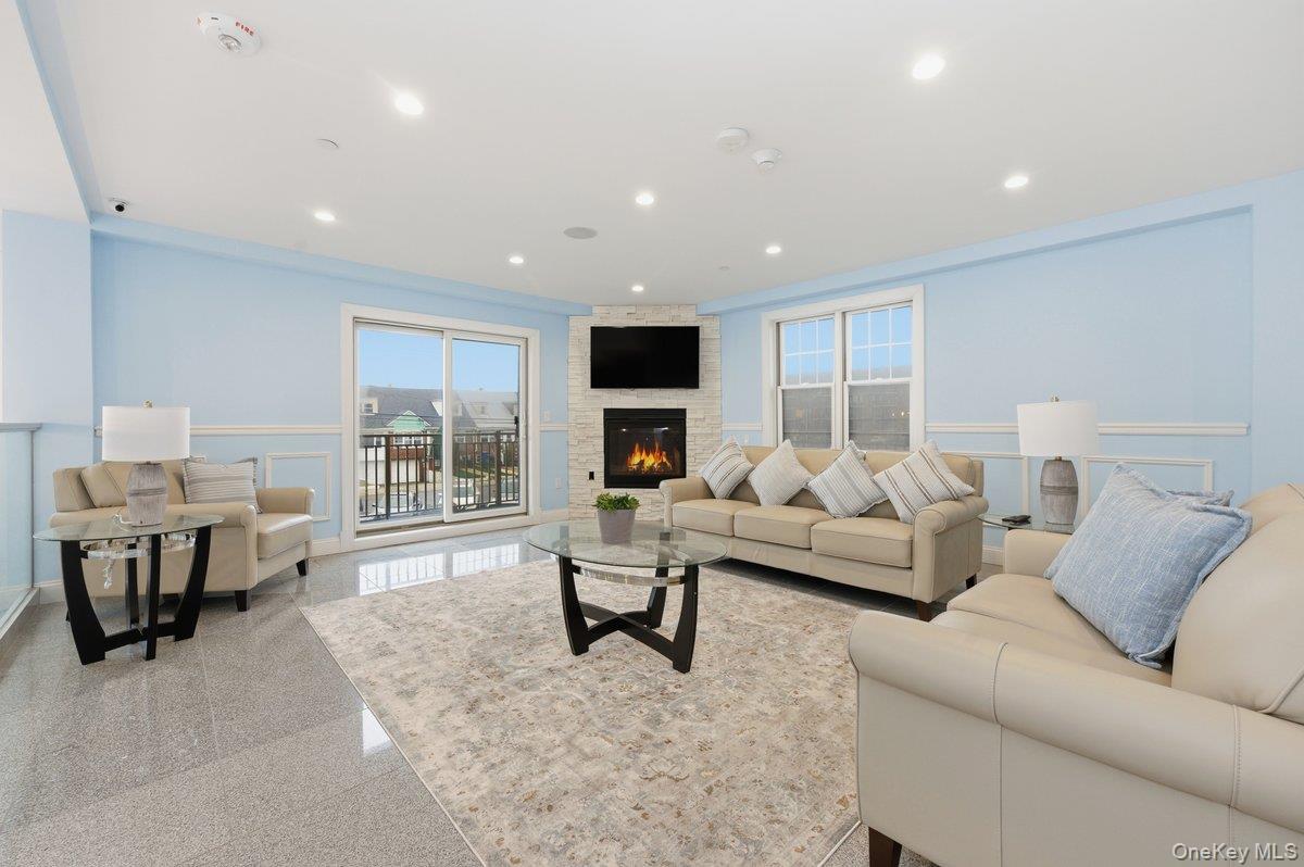 661 W Broadway # 403, Long Beach, NY 11561