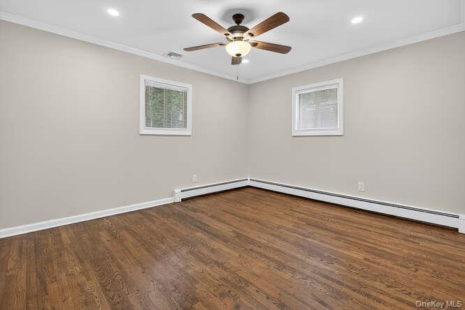 39 YENNICOCK, Port Washington, NY 11050