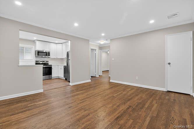 39 YENNICOCK, Port Washington, NY 11050