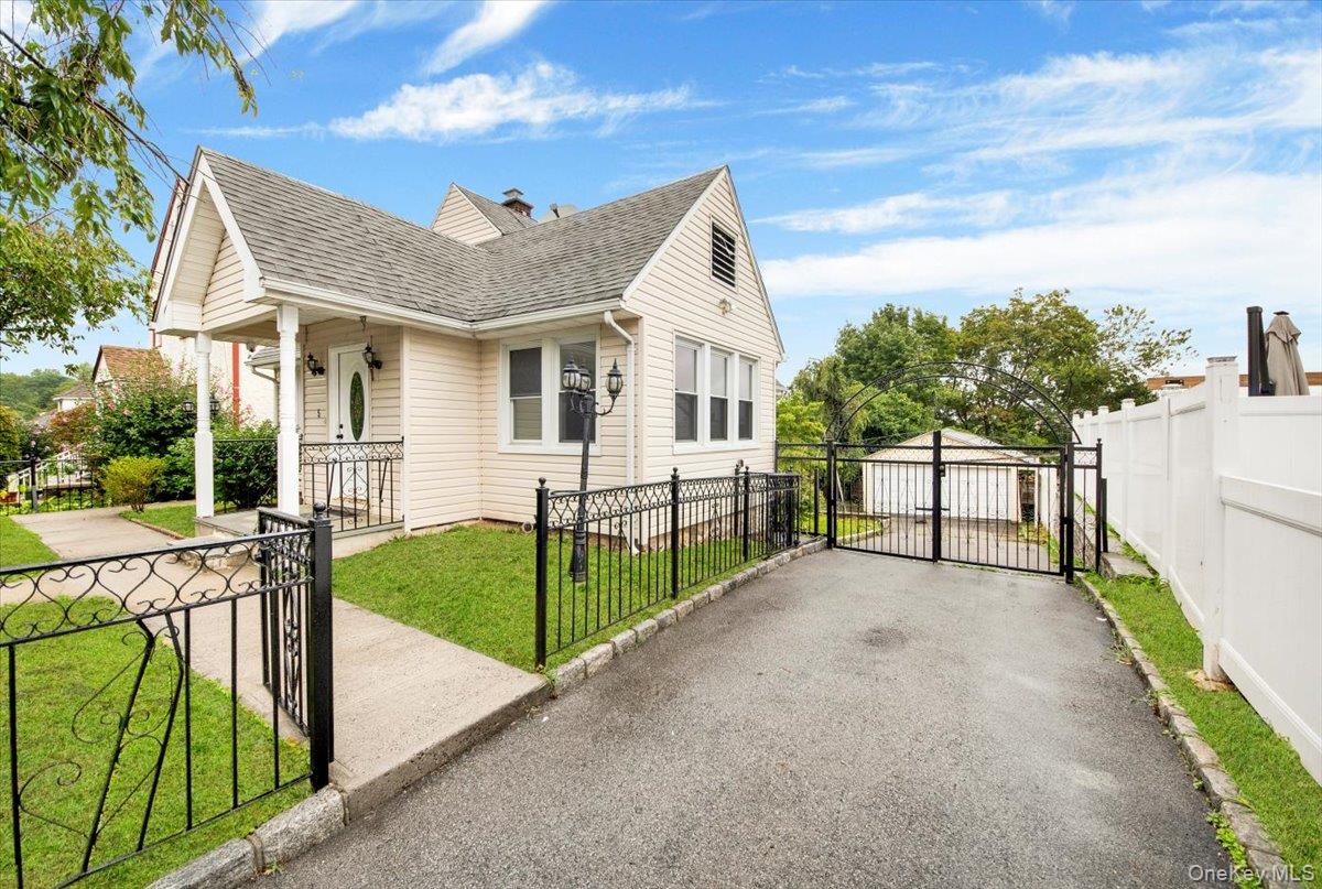 5 Ashland Street, New Rochelle, NY 10801