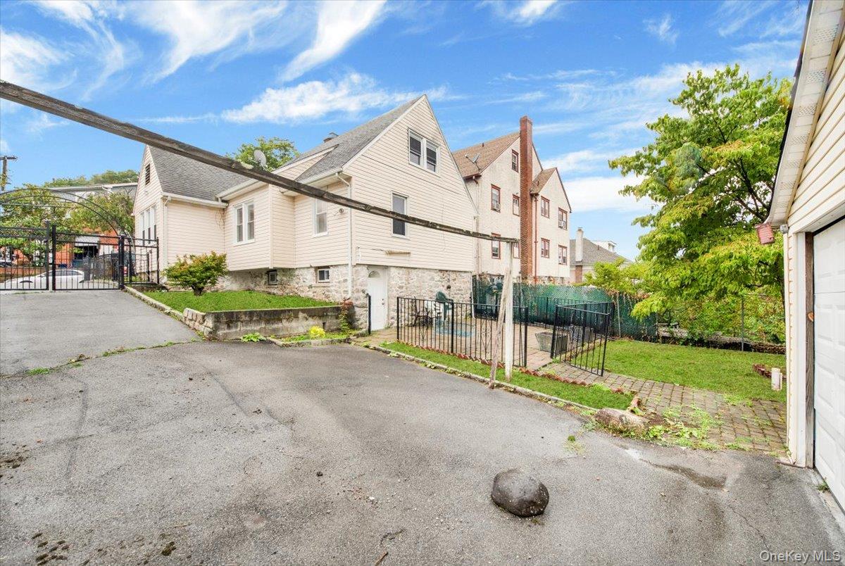 5 Ashland Street, New Rochelle, NY 10801