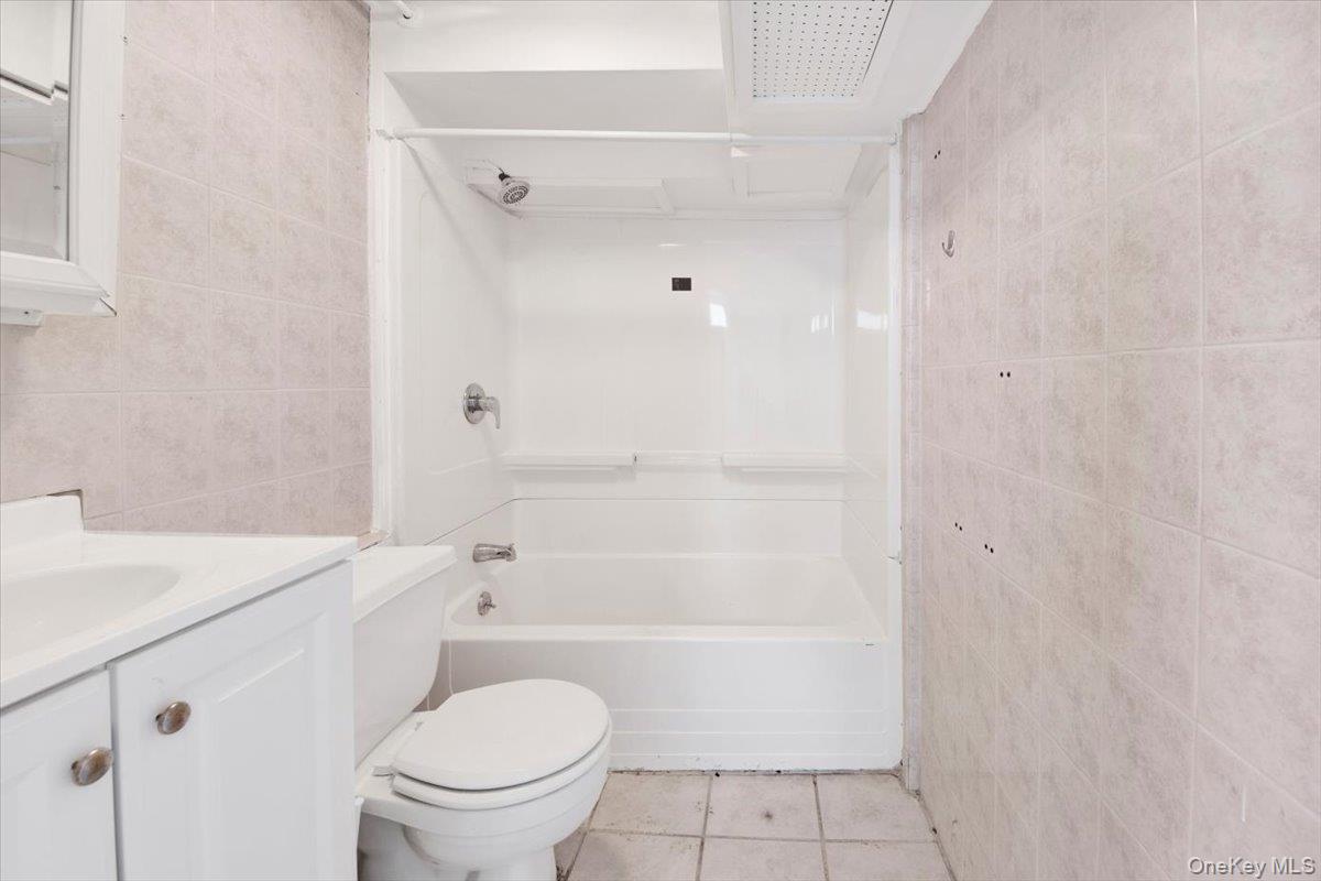 5 Ashland Street, New Rochelle, NY 10801