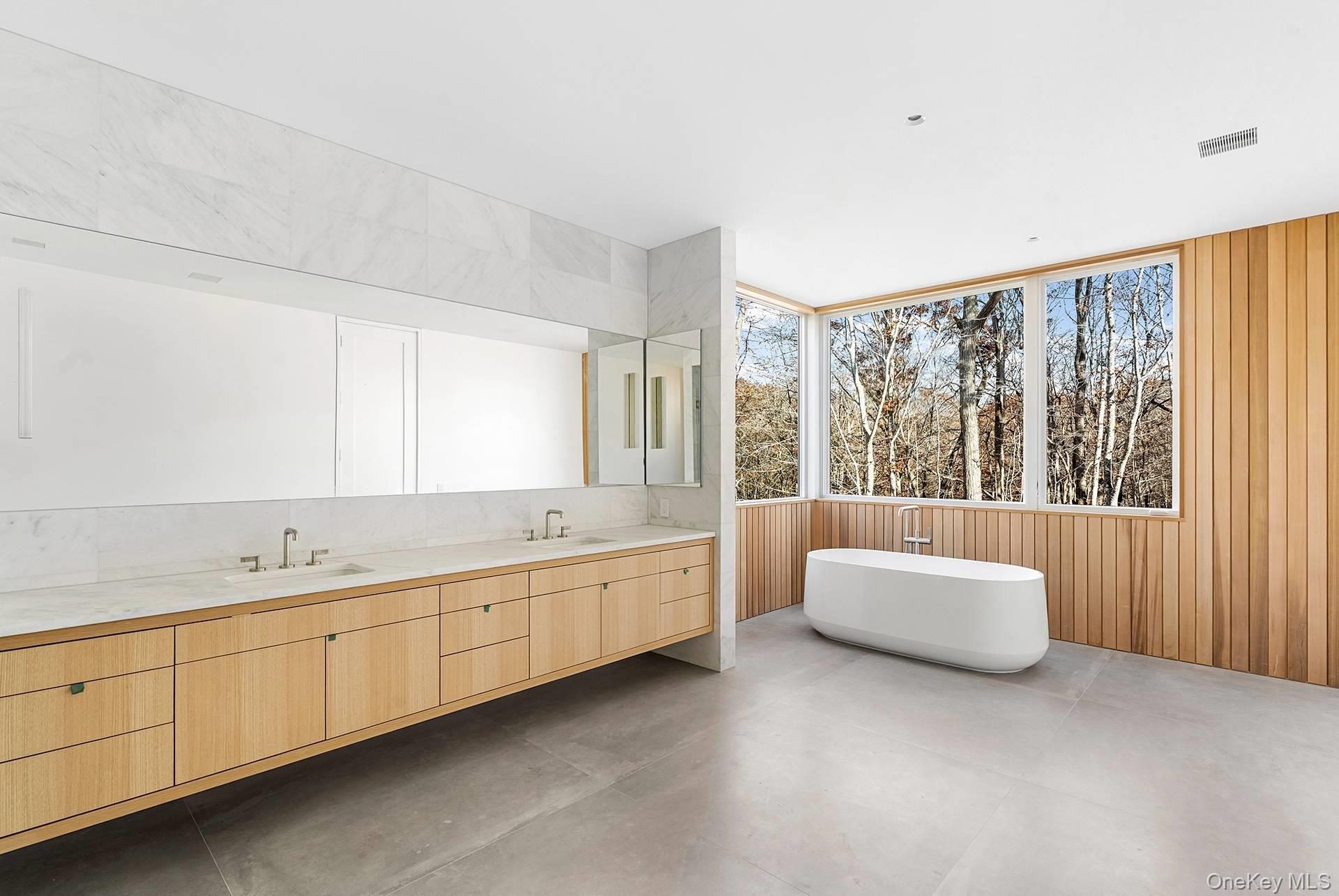 16 Arbor Path, Amagansett, NY 11930