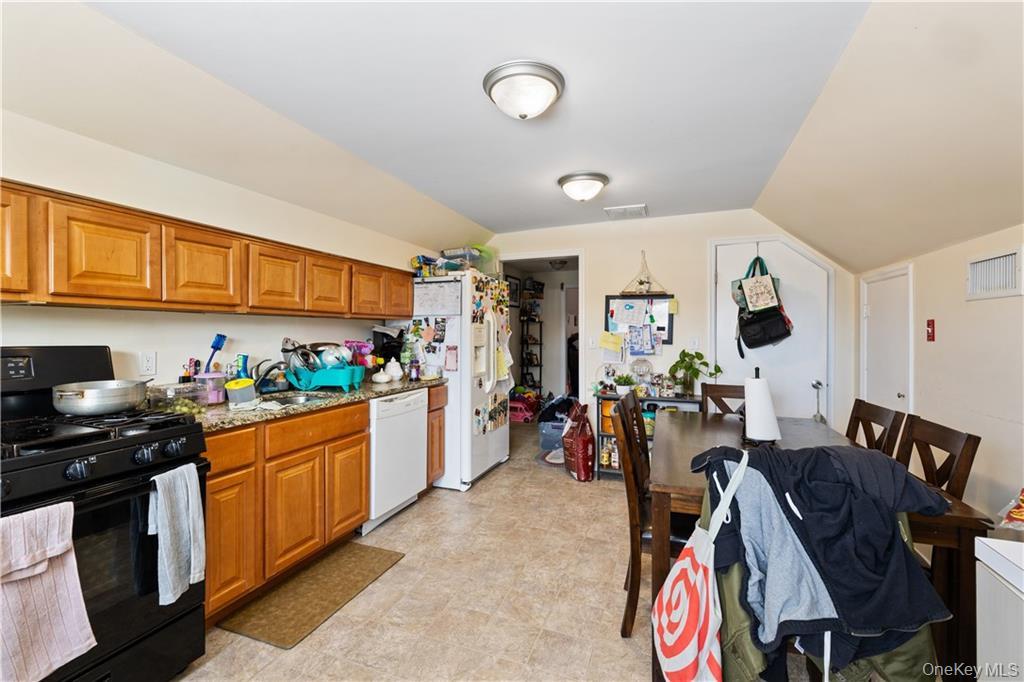 4428 State Route 94, Florida, NY 10921