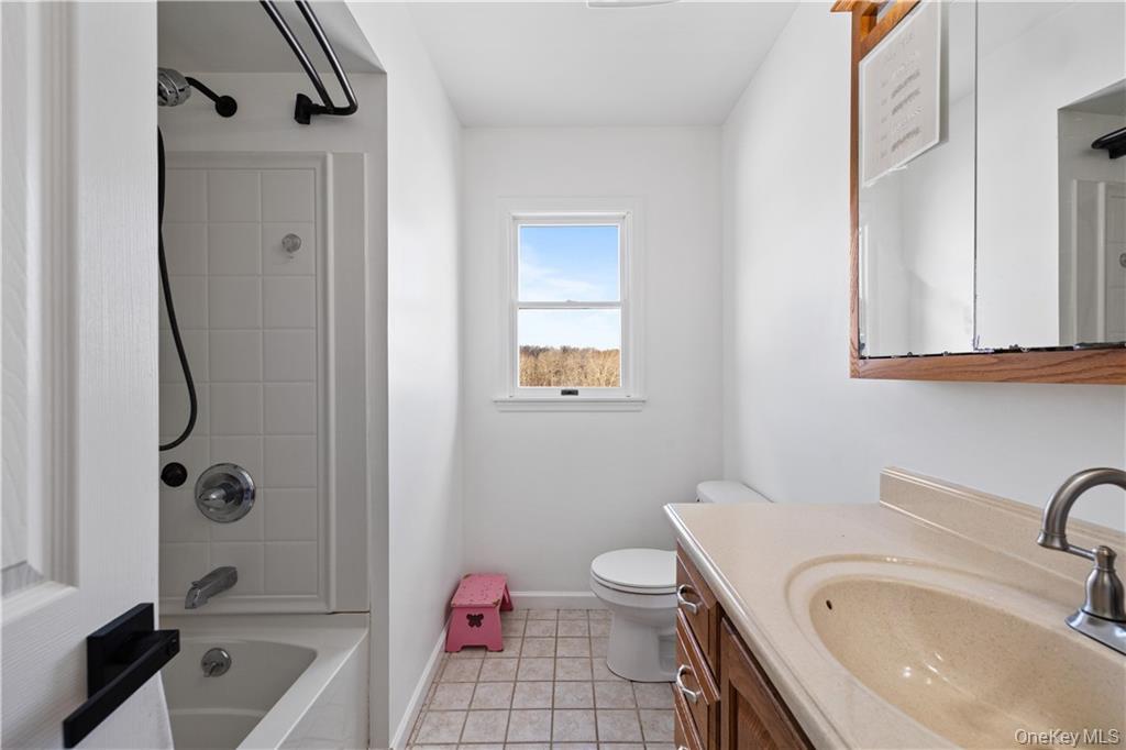 4428 State Route 94, Florida, NY 10921