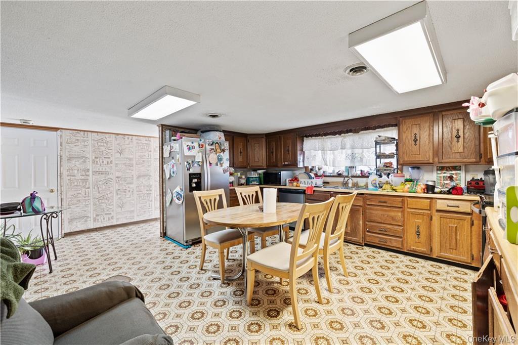 4428 State Route 94, Florida, NY 10921