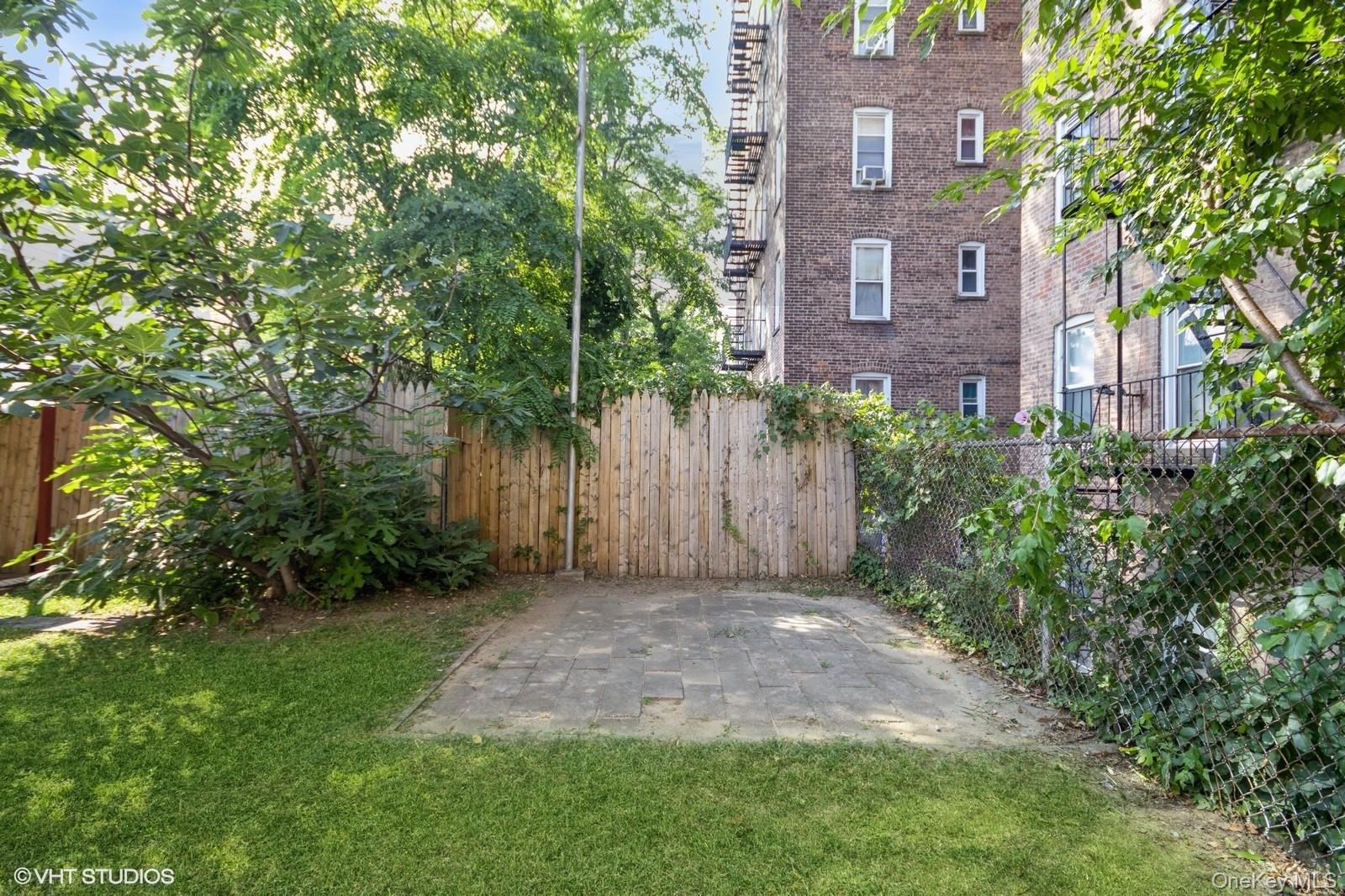 4261 Byron Avenue, Bronx, NY 10466