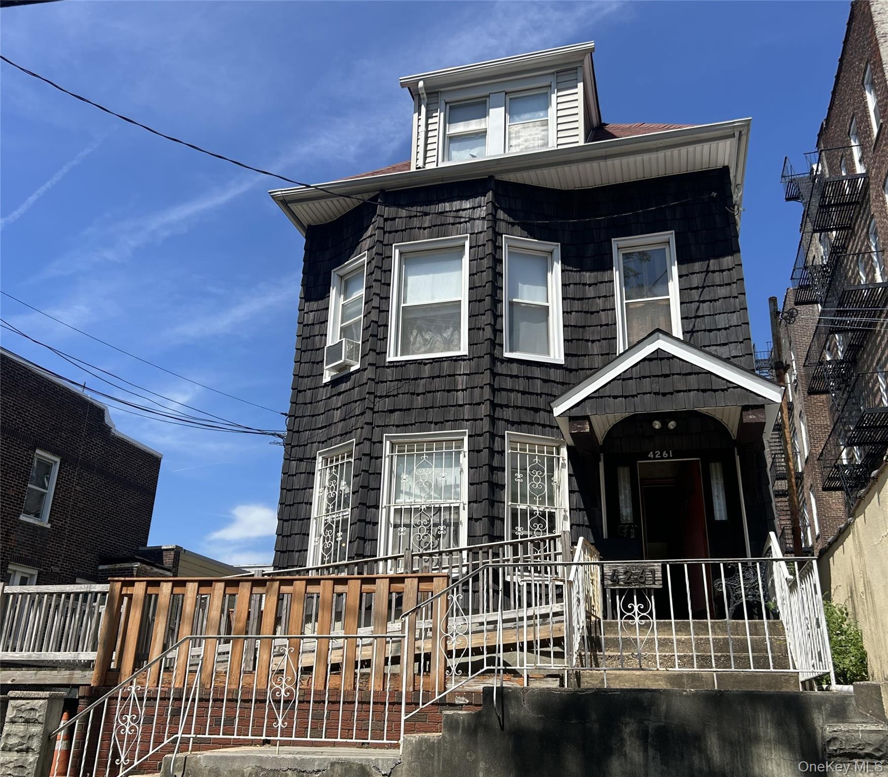 4261 Byron Avenue, Bronx, NY 10466