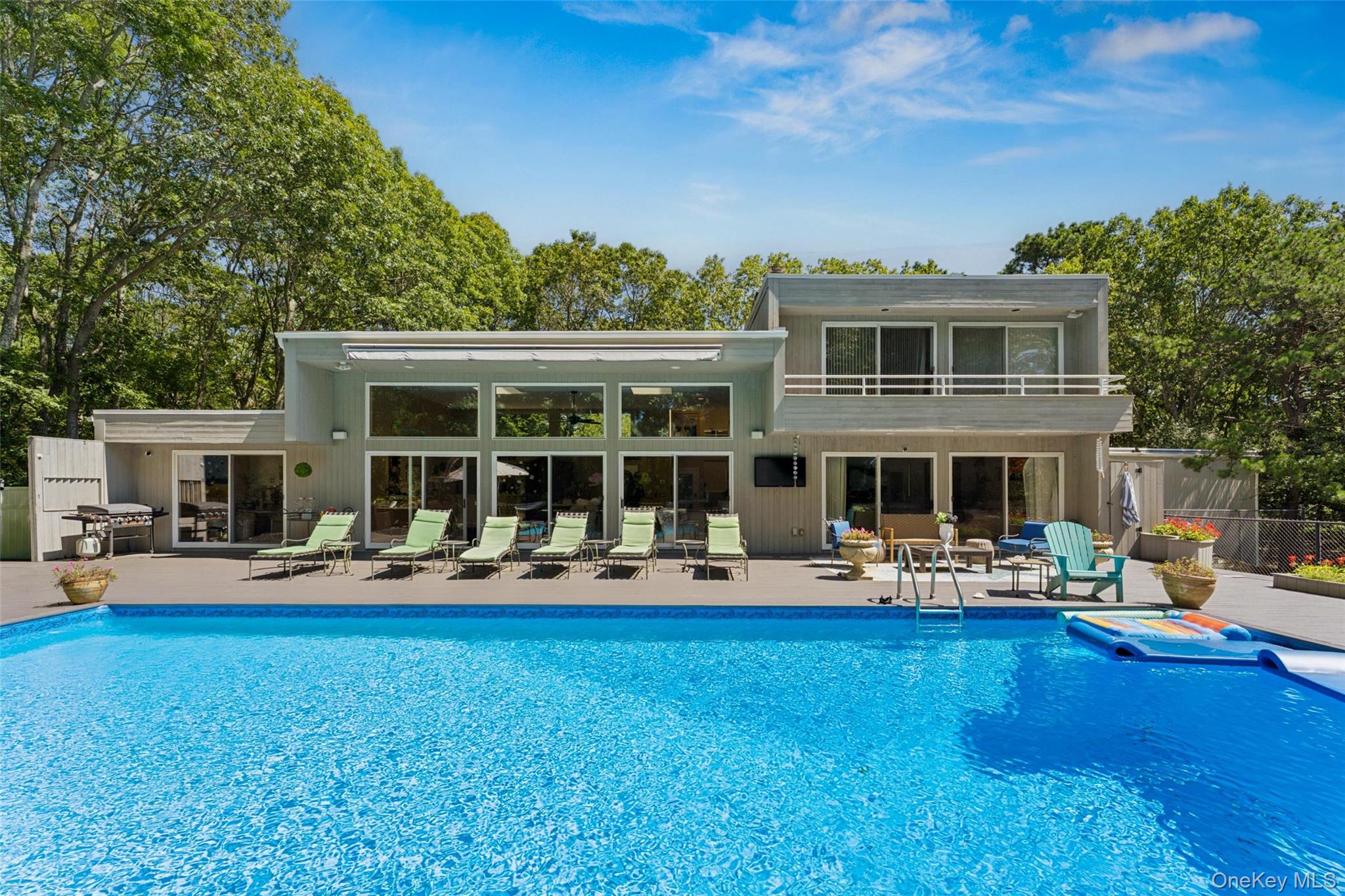 16 Elizabeth Lane, Quogue, NY 11959