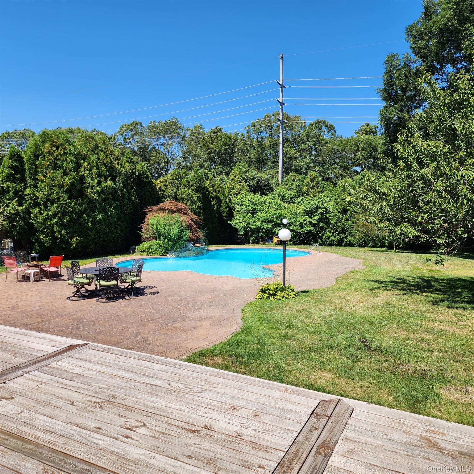 289 Carleton Drive E, Shirley, NY 11967