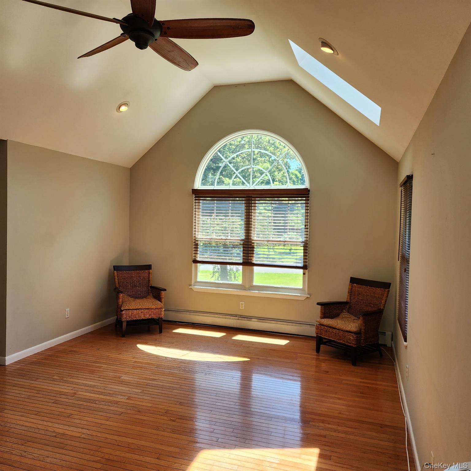 289 Carleton Drive E, Shirley, NY 11967